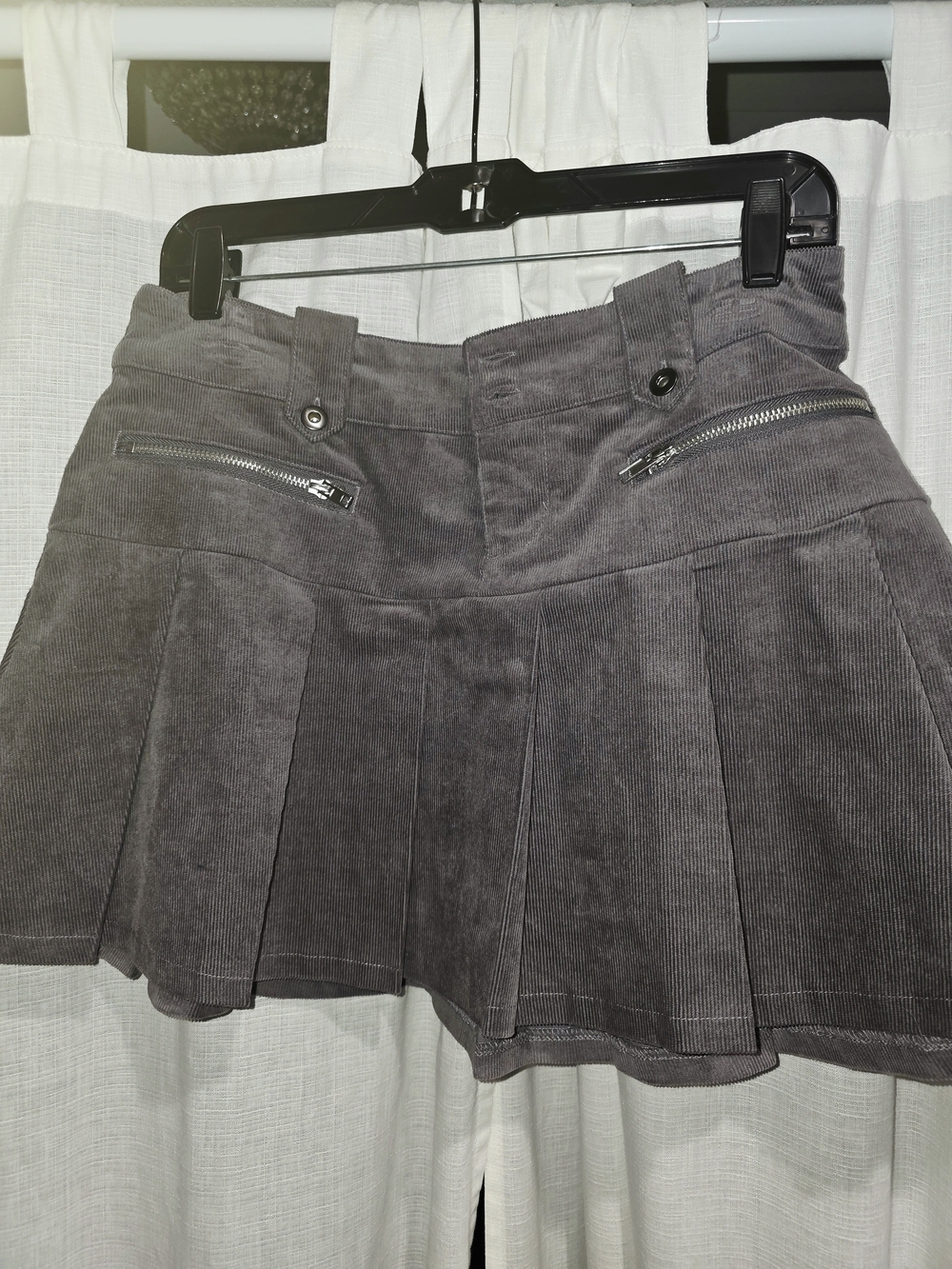 Social Collision LOW rise Pleated Corduroy Mini Skirt in Charcoal Gray Sz M